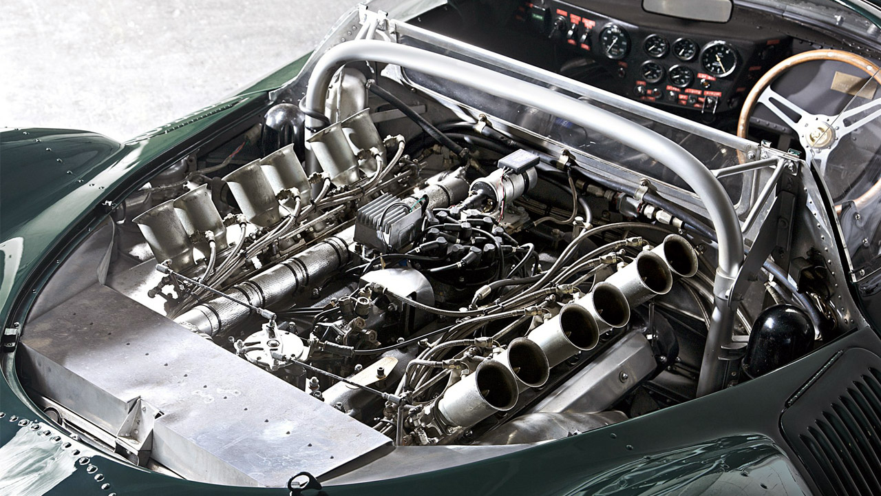 12-ти цилиндровый DOHC V12 мощностью 502 л.с. Jaguar XJ13