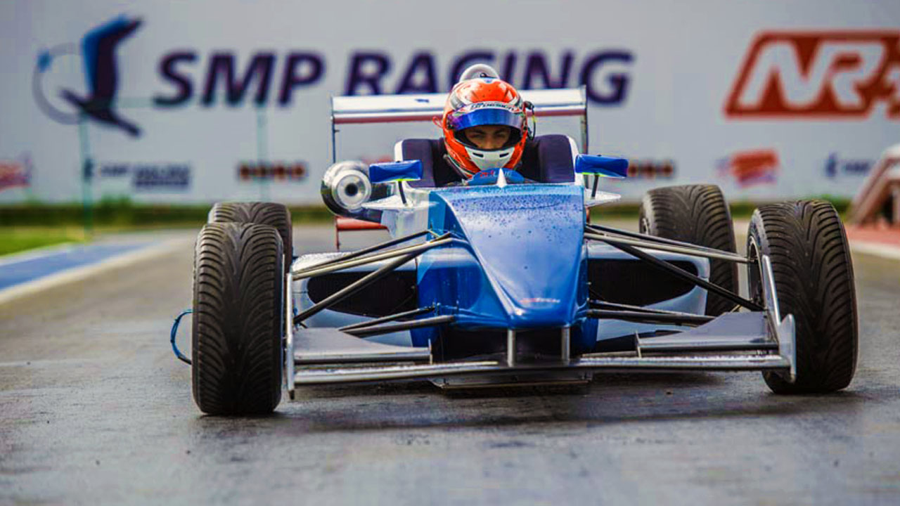 Болид Формула 4 SMP Racing Academy